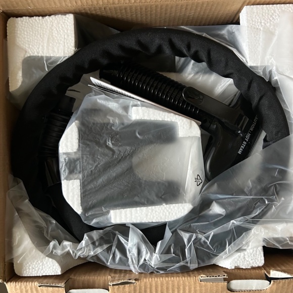 CONAIR ULTIMATE FABRIC CLEANER. NWT. - Picture 13 of 13